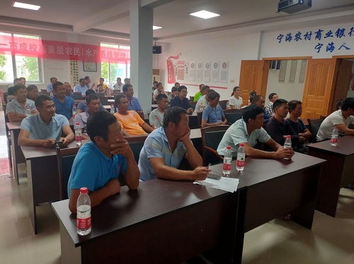 雙抓雙比促提升 一市成校開展高素質(zhì)農(nóng)民水產(chǎn)養(yǎng)殖培訓活動